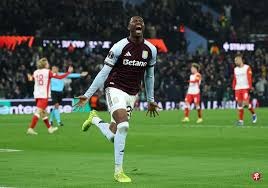 我是个感性的人，看某些电影时会流泪。不记得上次哭泣是什么时候了。我会沉浸于电影情节，尤其是那些基于真实事件的作品更容易打动我。