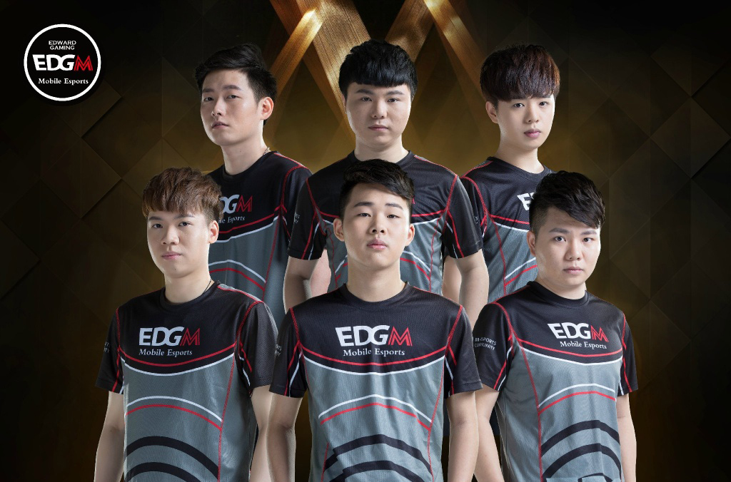 并在比赛中 并在比赛中